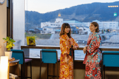 ■ラウンジ■刻々と変化する美しい光景。筑後川の清流を眺めながら“ゆらり”とリラックスタイム♪