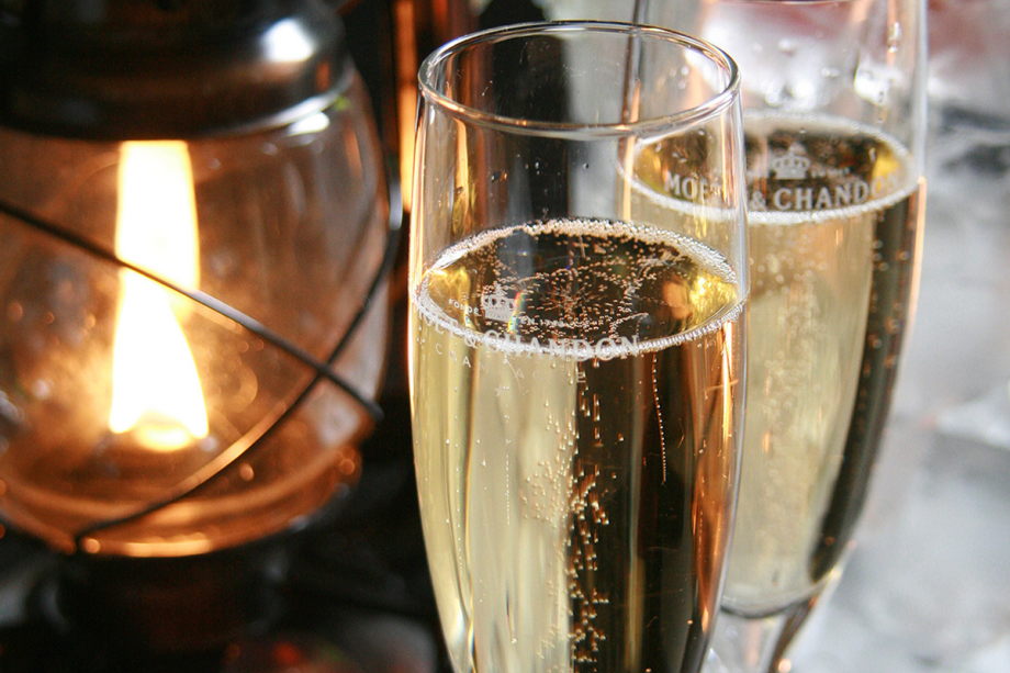 ・記念日のお祝いに…シャンパンで乾杯！