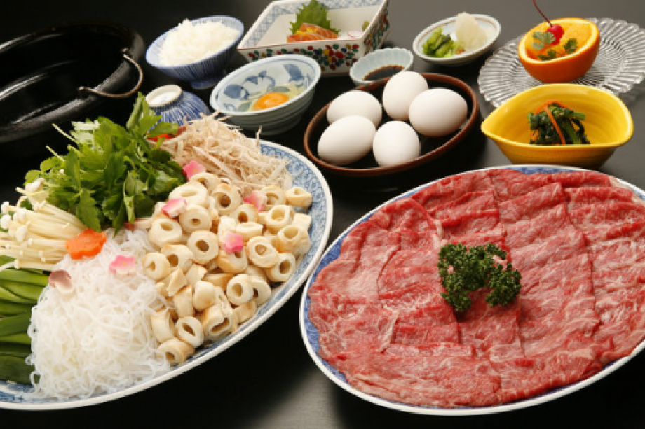 ほろ甘いお味の特選和牛すき焼き♪
