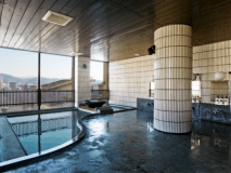 夕食は『毎月旬の素材を吟味した』京会席◆無料駐車場があり観光にも便利！