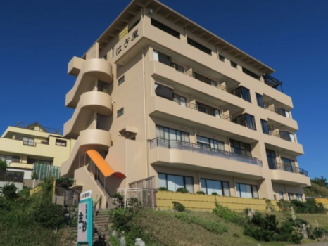 2018年10月リニューアル　はぎ屋旅館　改め　ひたち湯海の宿　はぎ屋
海側から撮影した外観　