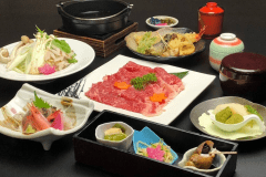 【定番】焼き肉店も営む独自ルートの仕入れ！手軽に味わうすき焼き御膳（１泊夕食付き）