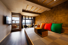 2022年3月NEW OPEN！露天風呂付客室【波音・壱】和洋モダンICHIRINルーム/シモンズ製ツインベット・小上がり畳床（イメージ）お部屋の確約は致しかねます。