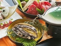 【華彩-Hanasa-】活き鮑陶板焼・萩ブランドむつみ豚・黒毛和牛プレート焼を盛込んだ3大美味会席(イメージ) 【華彩-Hanasa-】活き鮑陶板焼・萩ブランドむつみ豚・黒毛和牛プレート焼を盛込んだ3大美味会席(イメージ)