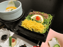 ■朝食■山口の味覚『ふぐ』山口名物『瓦そば』を盛込んだ和朝食（イメージ）/ご飯物は【白米】【河豚雑炊】【萩一輪オリジナル見蘭牛カレー】を選べるようにハーフバイキングとなっております。