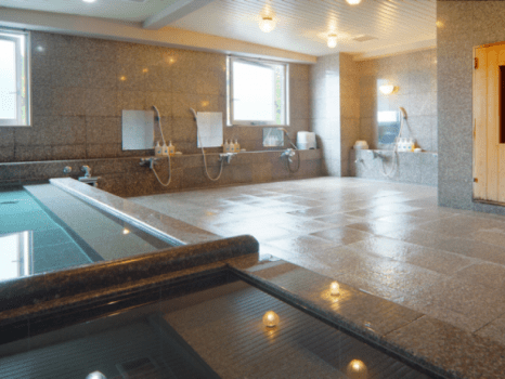 4階大浴場は1ヵ所を時間帯により男女入替でご利用頂けます。 （16：00～21：00男性、21：10～24：00女性、6：00～7：20男性、7：30～9：00女性）