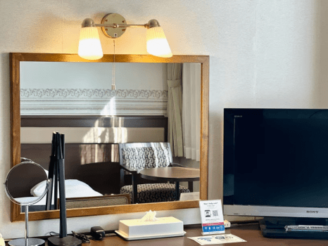 ツイン（デスク周りイメージ）