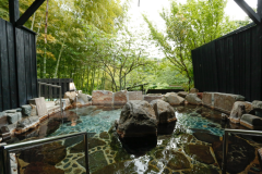 【貸切露天】泉質、効能、ロケーション。全てそろった自慢の貸切風呂です。