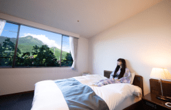 由布岳ビュー確約のお部屋タイプでは、ゆったりと客室からの由布岳をお楽しみいただけます。