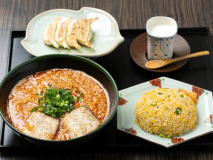 お好きなラーメン＋半チャー＋杏仁豆腐セット（一例）