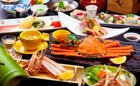 【1泊2食付】～姿ずわいがに1杯付き～ 7種のかに料理をお食事処で味わう！かに尽くし会席プラン