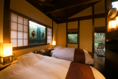 【お部屋】寝心地の良いベッドでいつもとは違う眠りをお楽しみ下さい