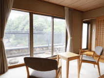 元禄館 モダン和室 萌黄・伽羅の間