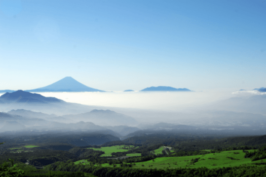 八ヶ岳高原から眺める富士山