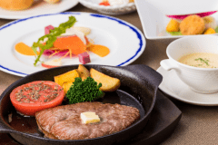 信州サーモンと170gの国産和牛ステーキの洋食コース！