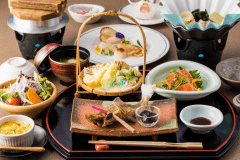 【鶺鴒（せきれい）和食コース】
料理長自慢の信州・八ヶ岳高原ならではの和食味覚コースをお楽しみ下さい。