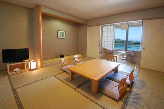 特別和室　海側　小さなお子様連れや年配のお客様に使いやすい部屋タイプとなります