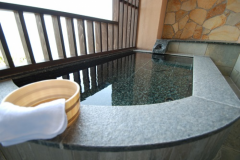 トップフロア露天風呂付和洋室５０２　露天風呂を備えております