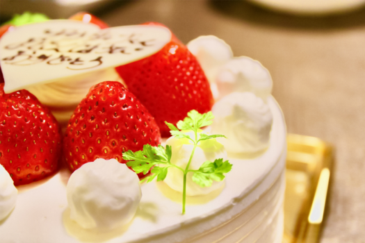 【ルームレイト】＜”Anniversary”プラン＞～大切な記念日を彩る”4大特典付き”。ホールケーキ＆スパークリング＆レイトアウト etc～〔1日5組限定〕