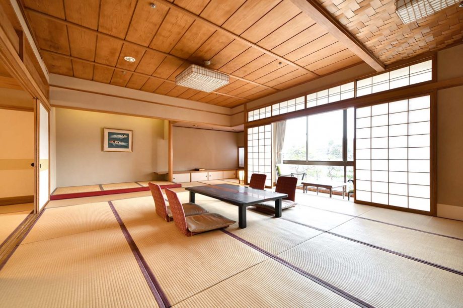 【お広め和室】眺望指定なし・20帖以上。大人数でもゆったりお過ごしいただけます 【お広め和室】眺望指定なし・20帖以上。大人数でもゆったりお過ごしいただけます