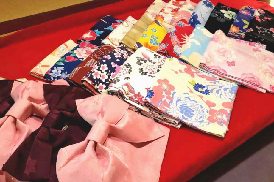 選んで楽しい着て嬉しい女性色浴衣