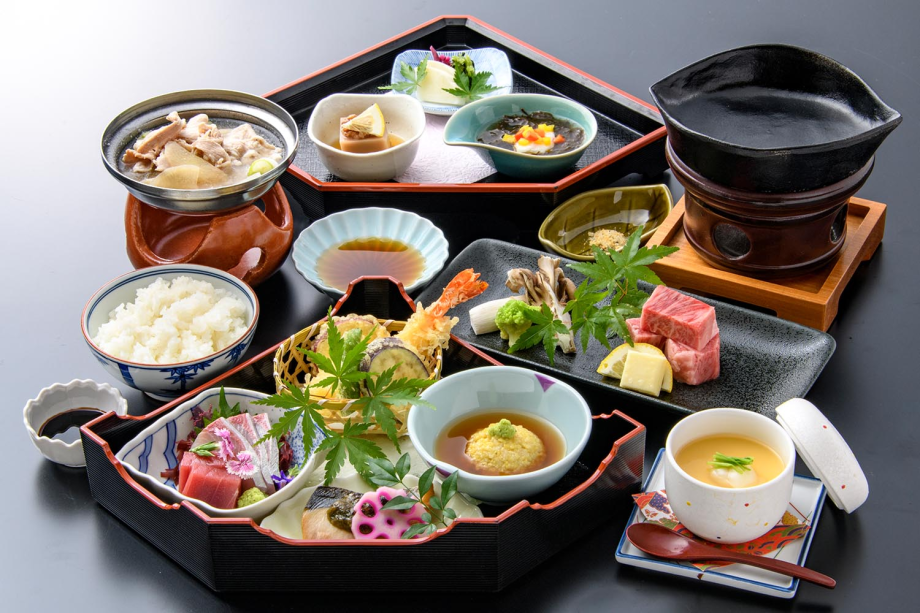 夕食、牛ステーキ付湯治弁当。※お料理イメージ 夕食、牛ステーキ付湯治弁当。※お料理イメージ