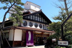 国の重要指定文化財に登録された法師の玄関棟