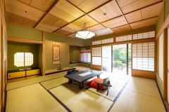 With a Private Open-Air Bath using a Natural Hot Spring [Aki no Yakata - Deluxe Japanese & Western Style Suite/Yoro-no-Ma]