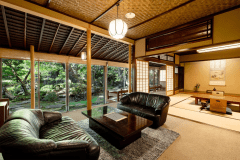 With a Private Open-Air Bath using a Natural Hot Spring [Sinsyun no Yakata - Semi-Deluxe Japanese & Western Style Room/Chouga-no-ma]