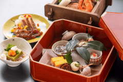 匠の特選《白山会席》は北陸の海の幸など厳選素材をご堪能いただけます。　※お料理イメージ（春夏）