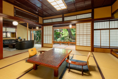 With a Private Open-Air Bath using a Natural Hot Spring [Sinsyun no Yakata - Semi-Deluxe Japanese & Western Style Room/Chouga-no-ma]