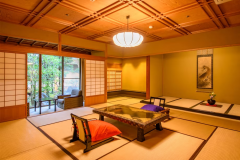 With a Private Open-Air Bath using a Natural Hot Spring [Aki no Yakata - Deluxe Suite/Horai-no-Ma]