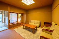 Special Annex [Aki no Yakata - Japanese & Western Style Room] 10-Tatami Japanese Style Room + Queen Bed
