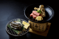【グレードUP‐遊仙会席】歯応えある食感と磯の香りが根強い人気の「アワビ陶板焼き」がメイン。 【グレードUP‐遊仙会席】歯応えある食感と磯の香りが根強い人気の「アワビ陶板焼き」がメイン。