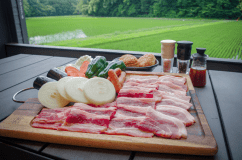 牛カルビ80ｇ　豚カルビ80ｇ