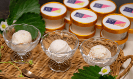 真岡のいちご農園「つきのいちごえん」のカップジェラート