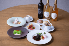 森の中のグランピング＆温泉でのんびり｜地元食材を使った和風フレンチ＆朝食ビュッフェ