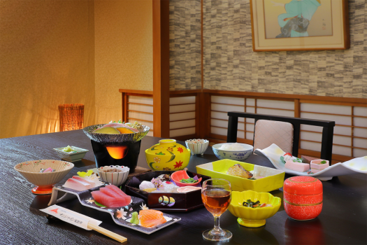 【旬の和食膳】料理人が丹精込めておつくりします。