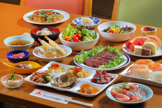 【夕食】和・洋・中の豊富なメニューが楽しめる好評バイキング