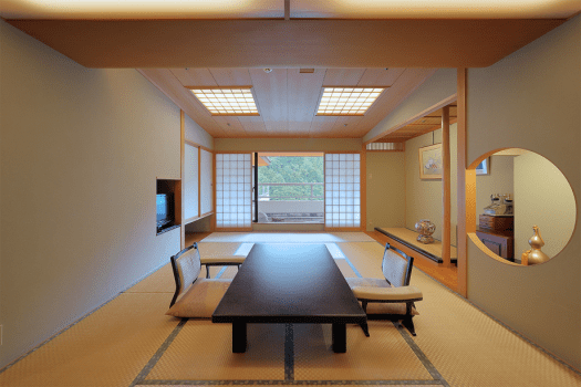 Upper level/Interview bath pay room