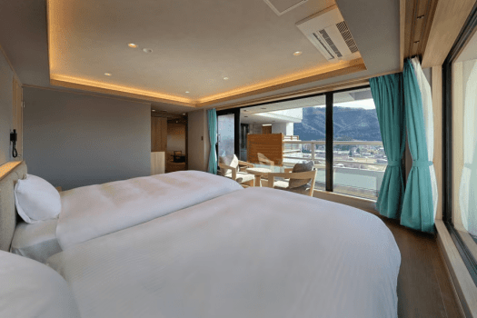 13th floor open-air bath pay room