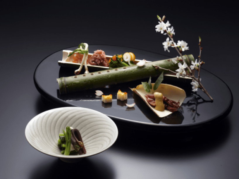 「正月限定プラン」 箱根連山と庭園の眺望を愉しみながら四季を五感で味わう本格懐石