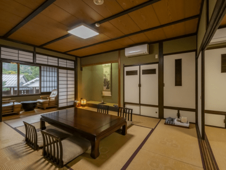 ゆったりと広く、心地よい寛ぎの空間「さつき」。二間の間取りがございます