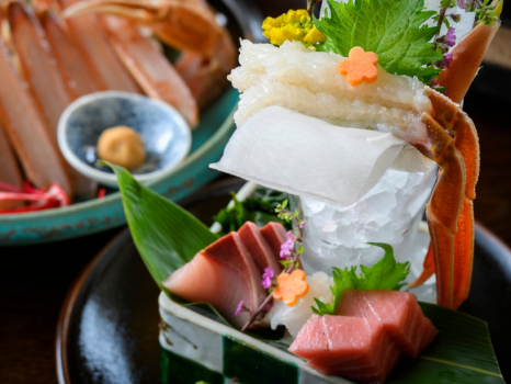 鮮度の高い活蟹ならでは。美味が凝縮されたとろけるような「蟹刺し」