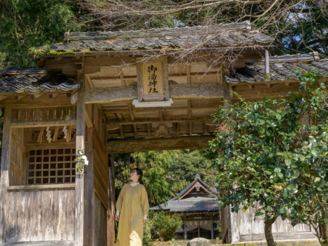 【御湯神社】岩井温泉の守り神を祀っている神社です。当館から徒歩約12分。
