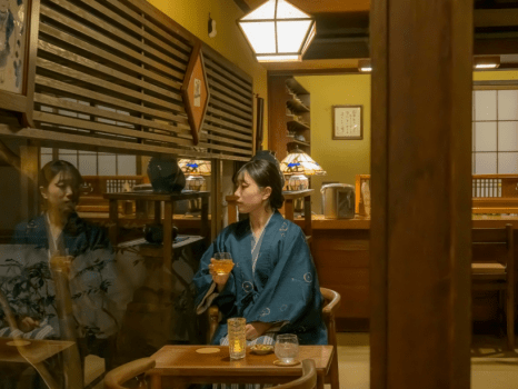 【ラウンジ】ご夕食後、大人の至福の時間。