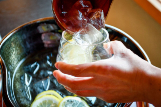 ～夏期間限定「ばち割り」～ラウンジで毎晩開催の「庭園Bar」にてお召し上がりいただけます。
