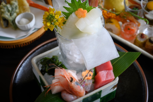 岩美八宝のひとつ「白烏賊」。山陰の美味をお造りでご堪能いただけます。