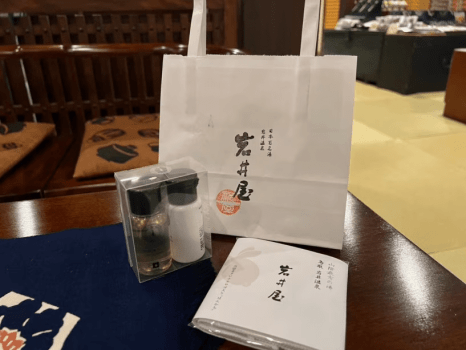 【アメニティ】ヘアケアの専門家が作った、鳥取産ラベンダー使用のヘアケアと岩井屋オリジナルハンカチ付き