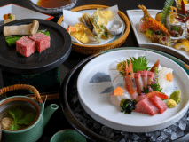 季節替わりの献立でご用意する岩井屋の会席料理